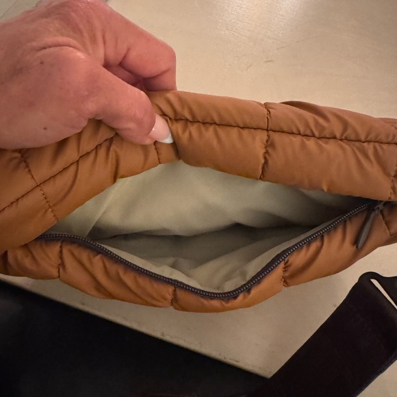 VEE COLLECTIVE Porter Sling by Vee Collective in Cognac - Picture 12 of 13